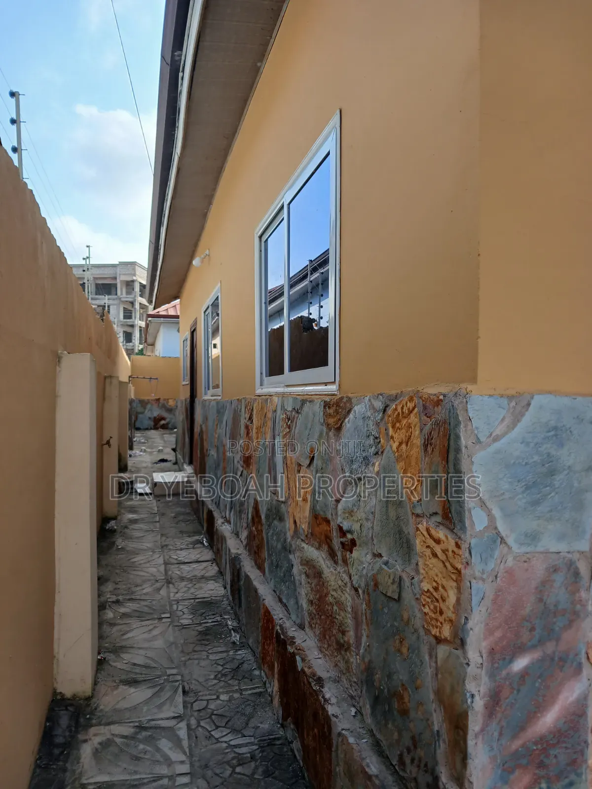 4bdrm House in Spintex Baatsona for rent