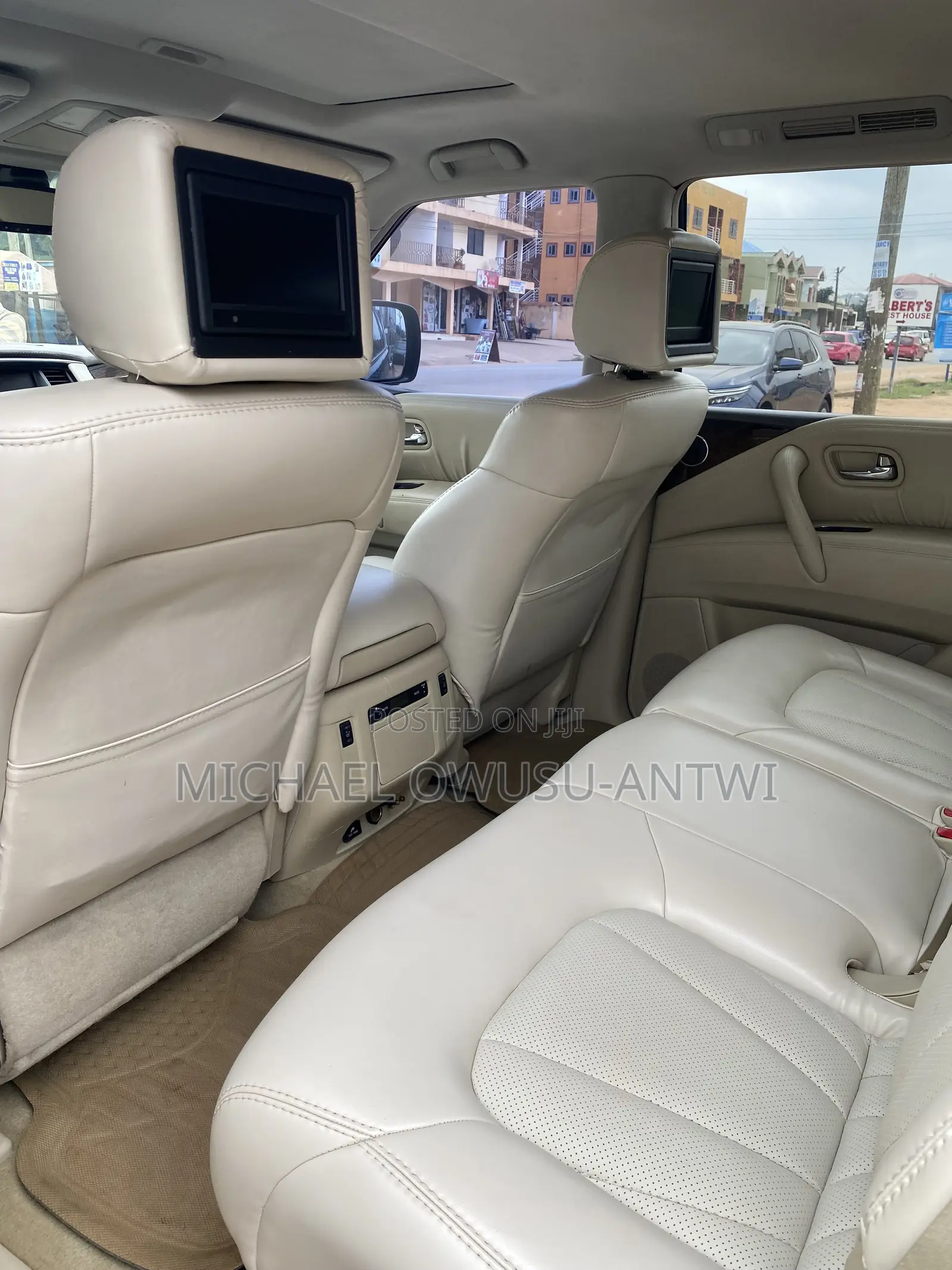 Infiniti QX56 2012 Maroon