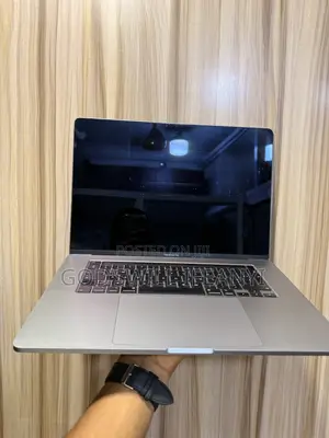 Laptop Apple MacBook Pro 2019 16GB Intel Core i7 SSD 512GB