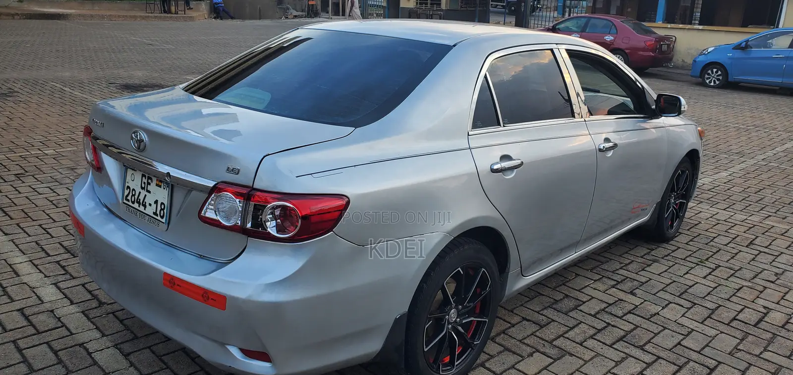 Toyota Corolla LE 4dr Sedan (1.8L 4cyl 4A) 2013 Silver