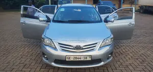 Toyota Corolla LE 4dr Sedan (1.8L 4cyl 4A) 2013 Silver