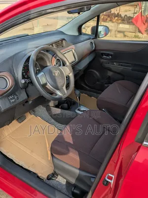 Toyota Vitz 2012 Red
