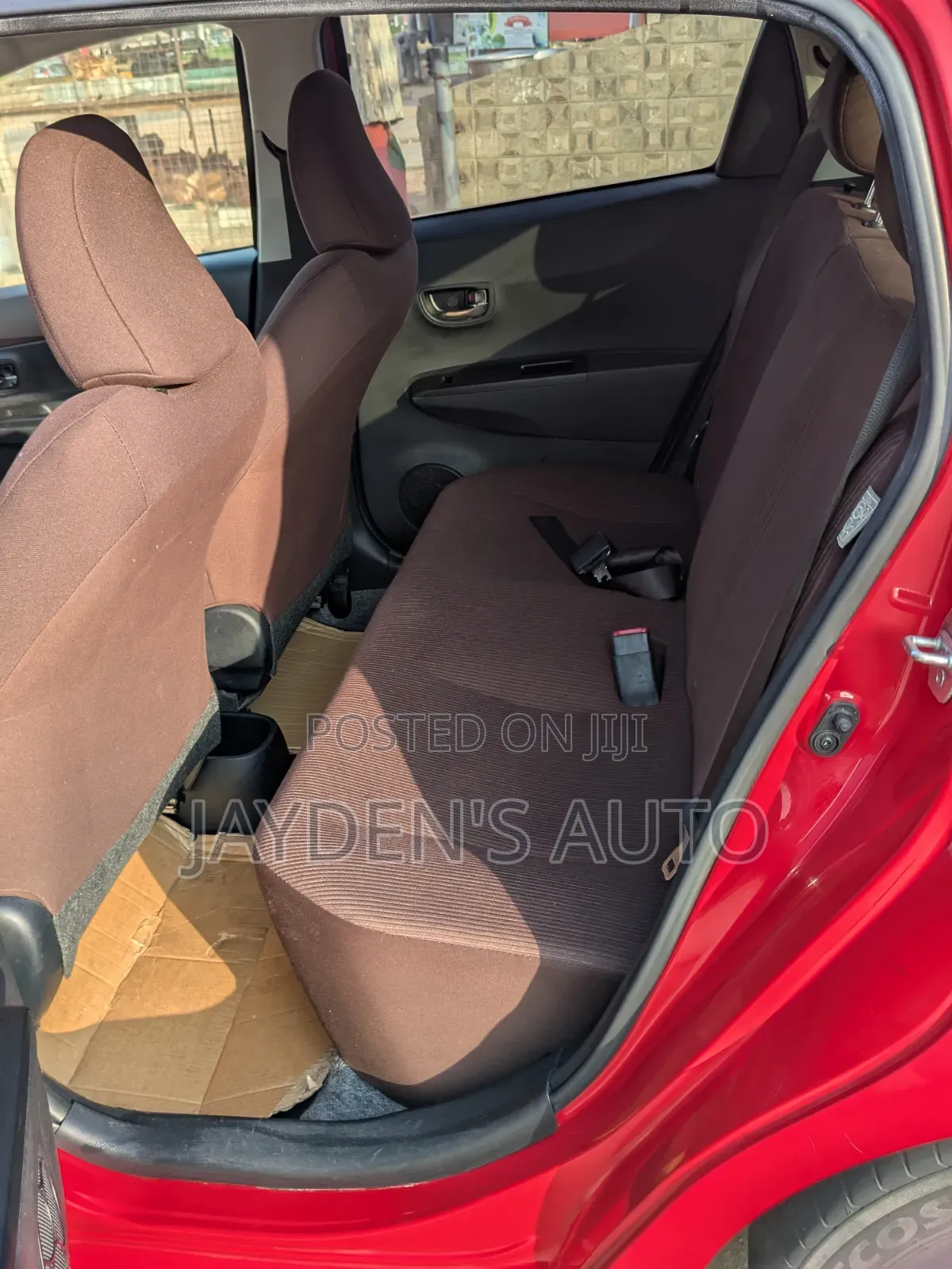 Toyota Vitz 2012 Red