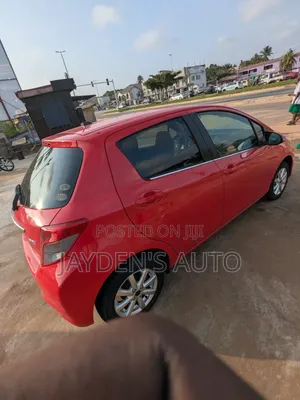 Toyota Vitz 2012 Red