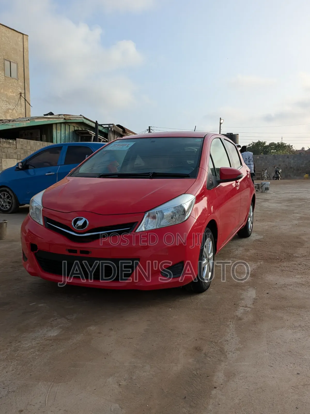 Toyota Vitz 2012 Red
