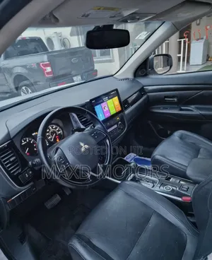 Mitsubishi Outlander 2018 White