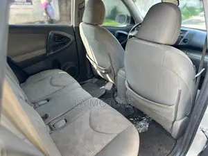Toyota RAV4 2012 Silver