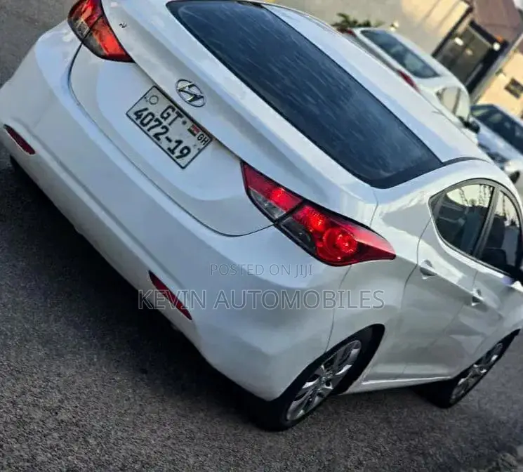 Hyundai Elantra 2013 White
