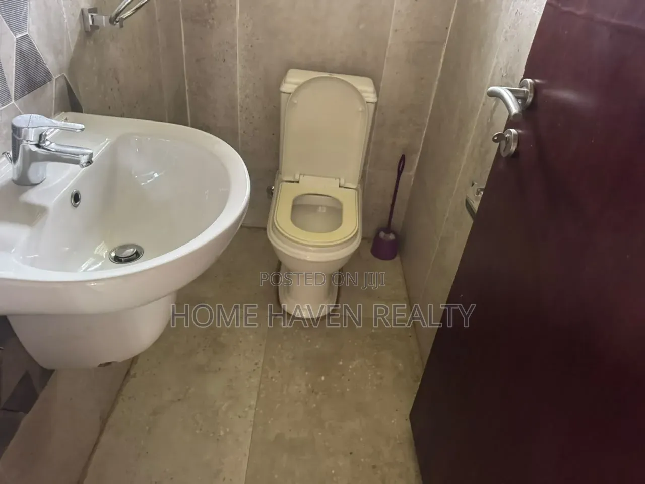 4bdrm House in Cantonment, Prisons for rent
