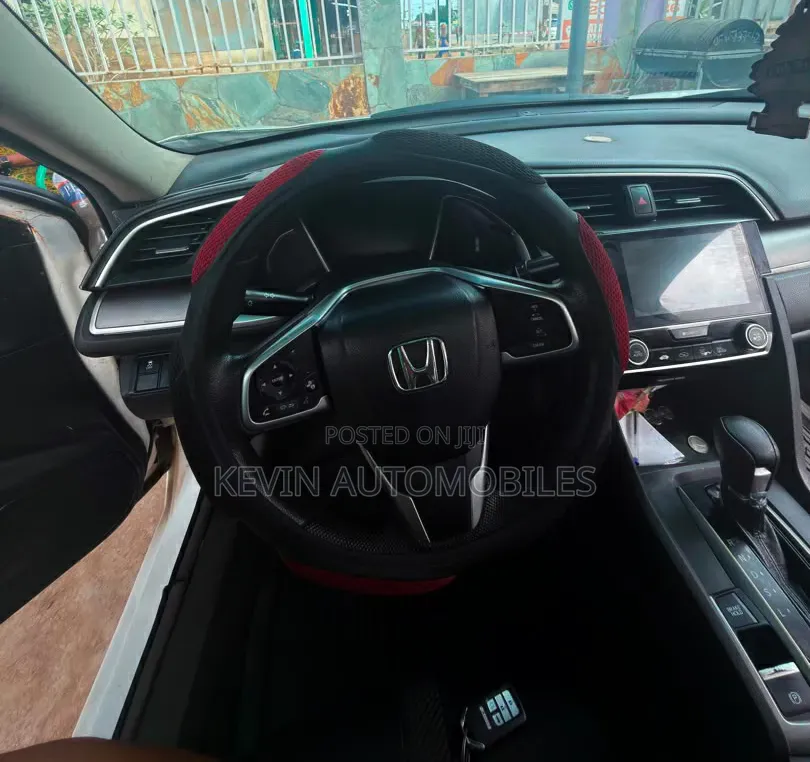 Honda Civic 2018 White