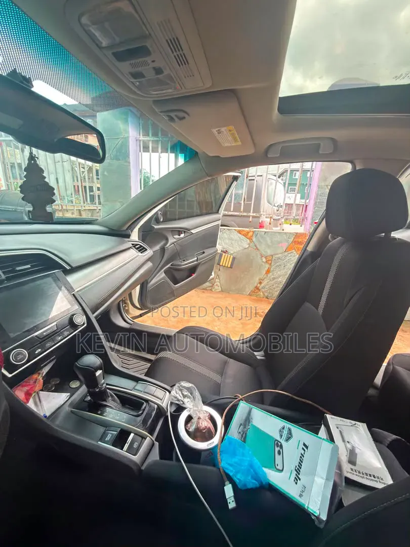 Honda Civic 2018 White