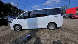 Toyota Voxy SV Premium 2014 White