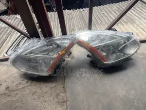 Nissan Rogue 2008-2012 Headlight