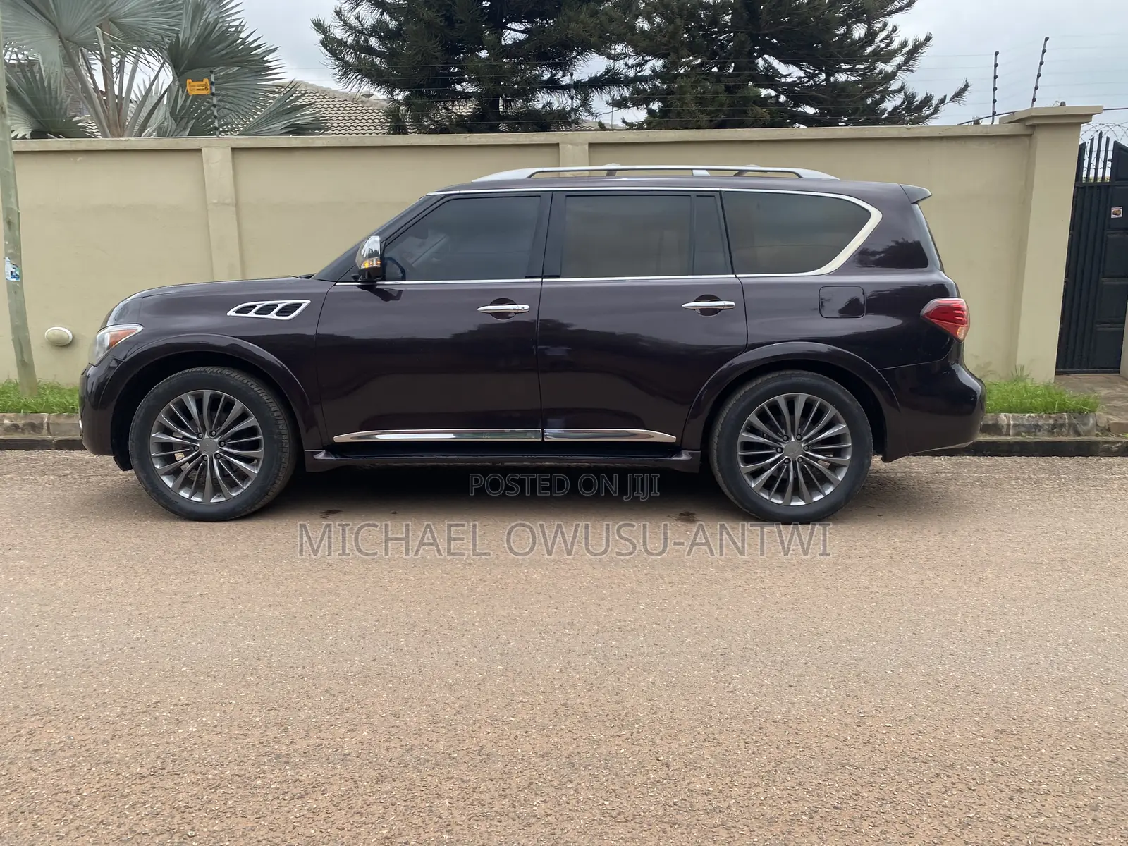 Infiniti QX56 2012 Maroon