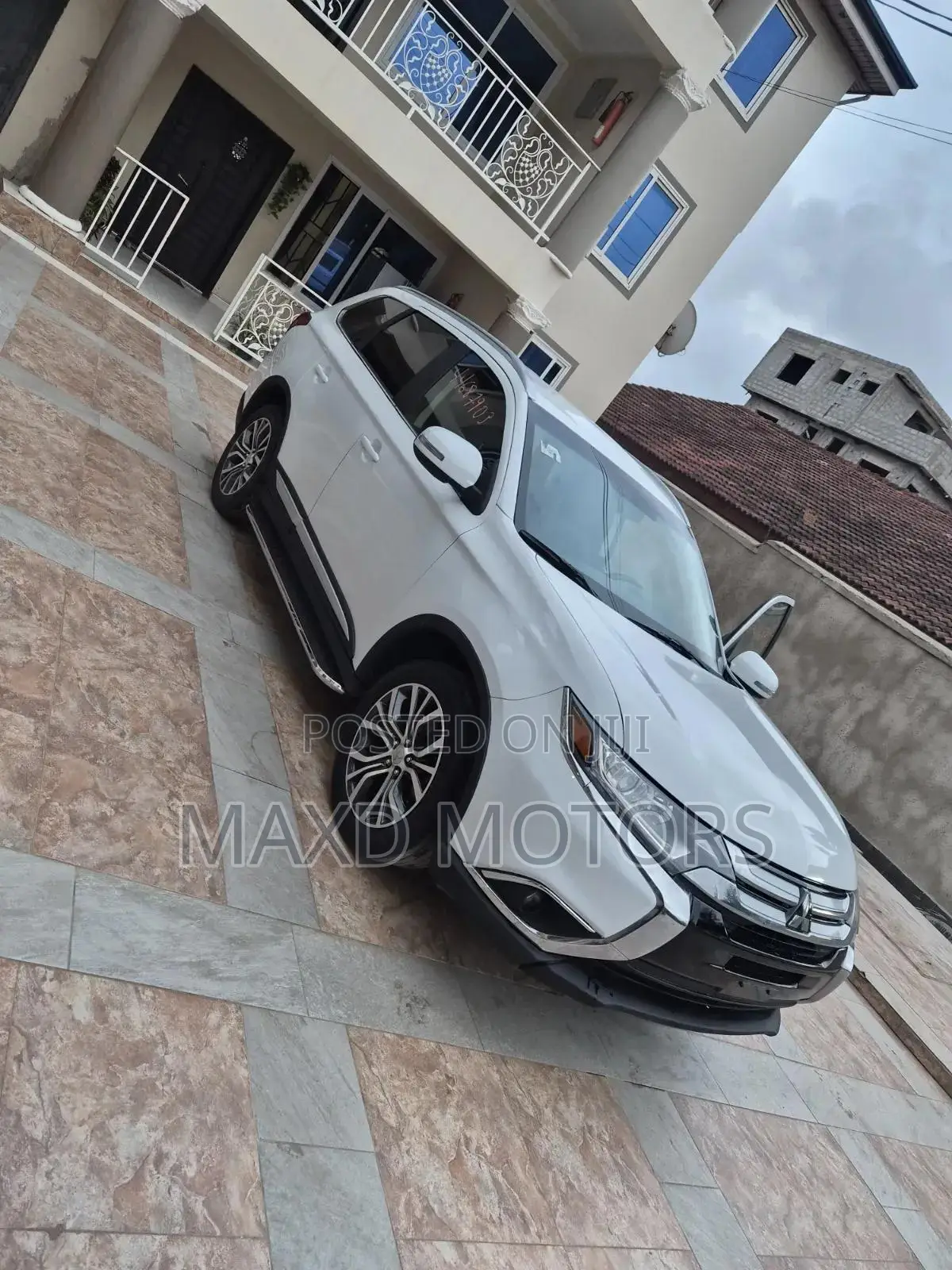 Mitsubishi Outlander 2018 White