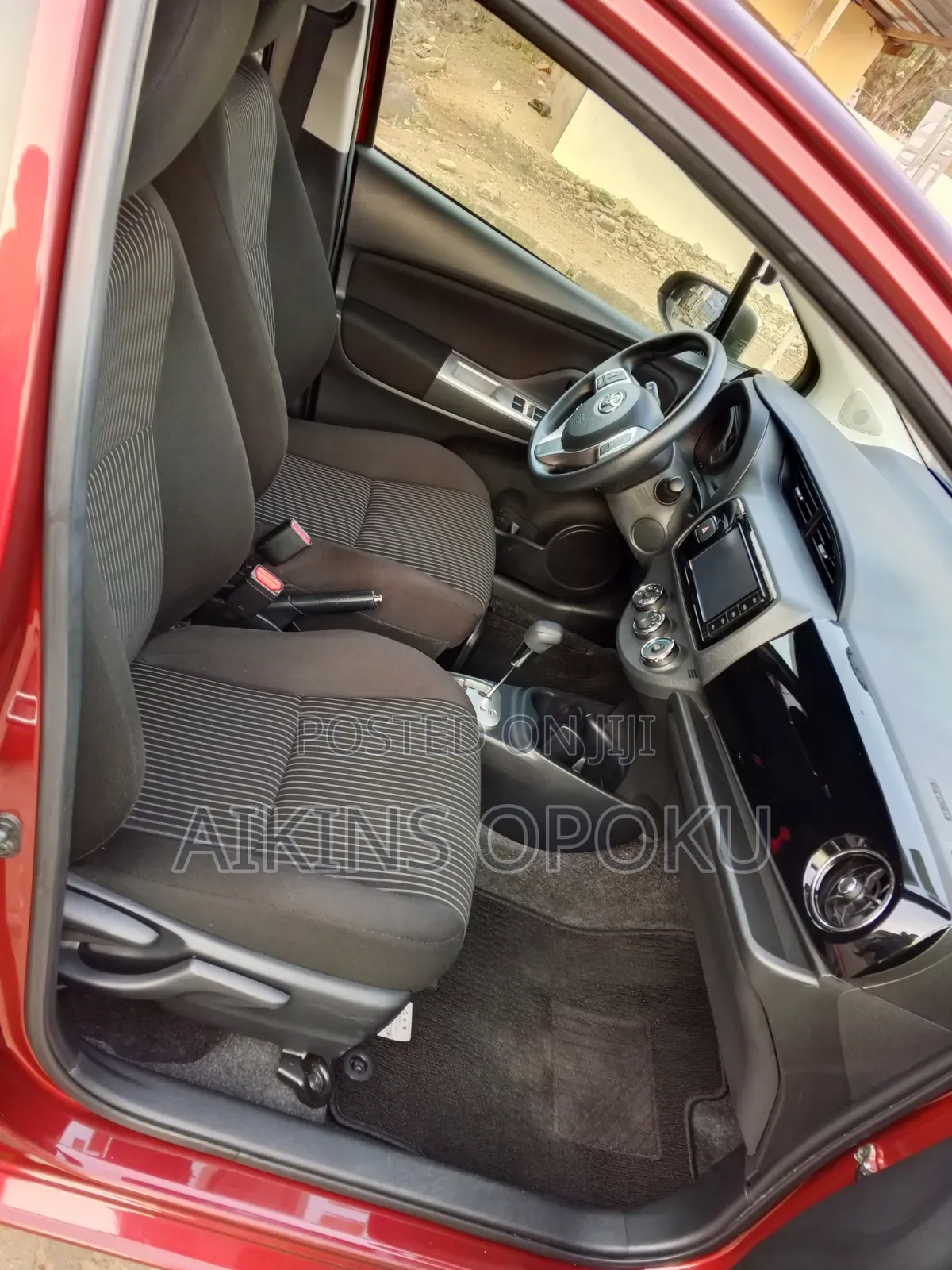 Toyota Vitz 1.0 FWD 3dr 2015 Maroon