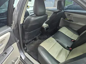 Toyota Camry 2017 Silver
