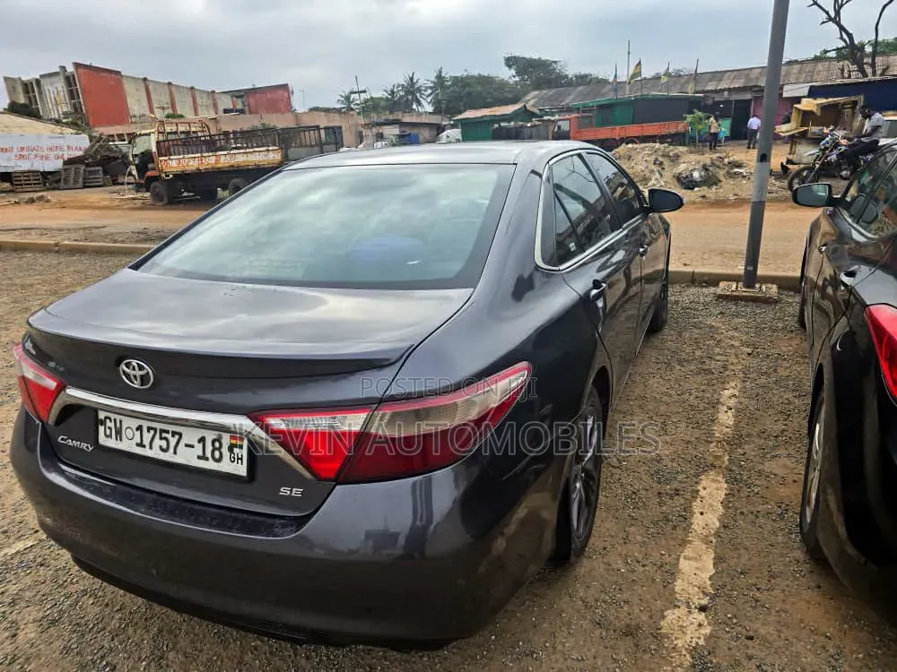 Toyota Camry 2017 Silver