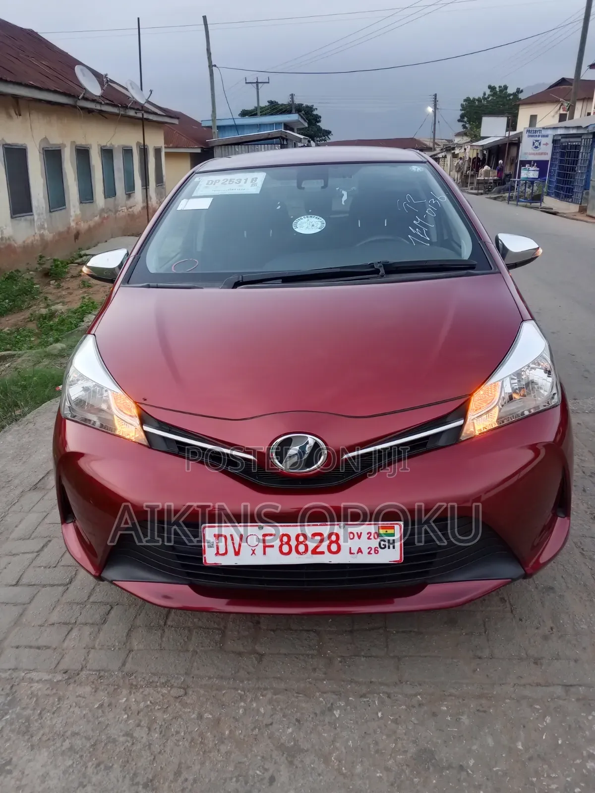 Toyota Vitz 1.0 FWD 3dr 2015 Maroon