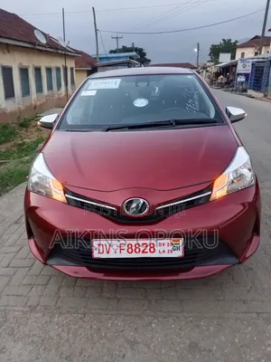 Toyota Vitz 1.0 FWD 3dr 2015 Maroon
