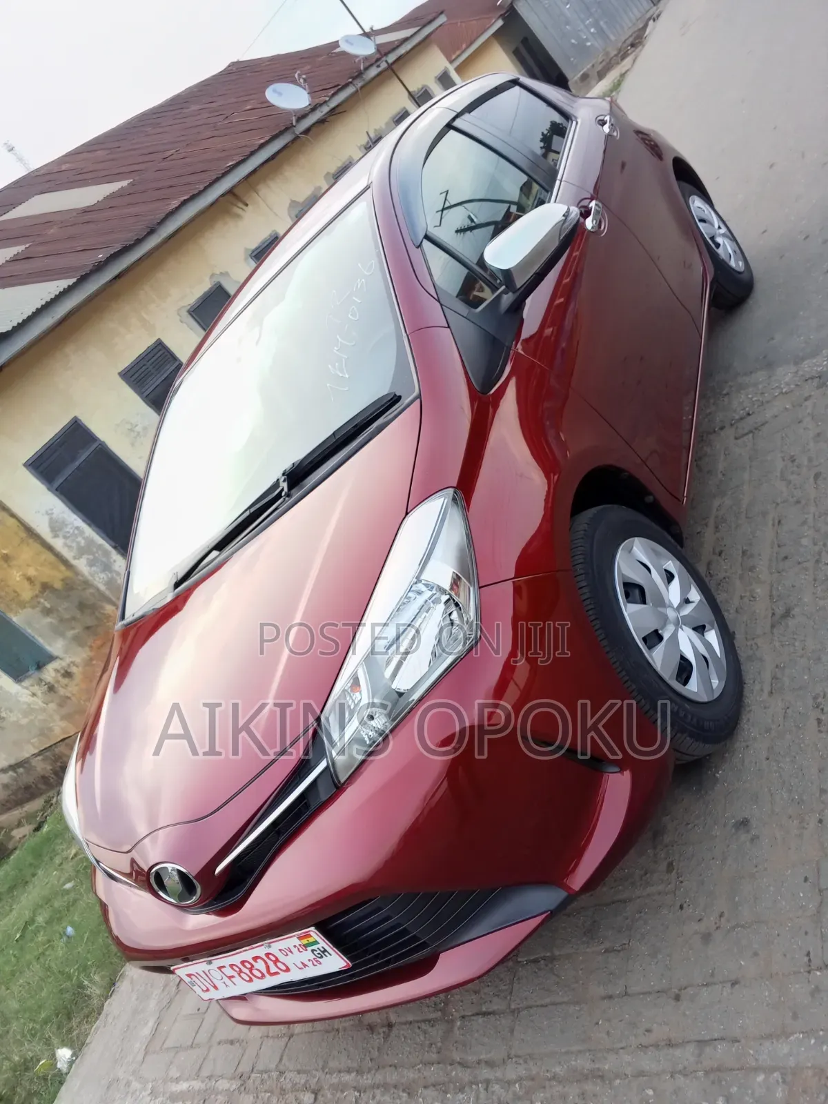 Toyota Vitz 1.0 FWD 3dr 2015 Maroon