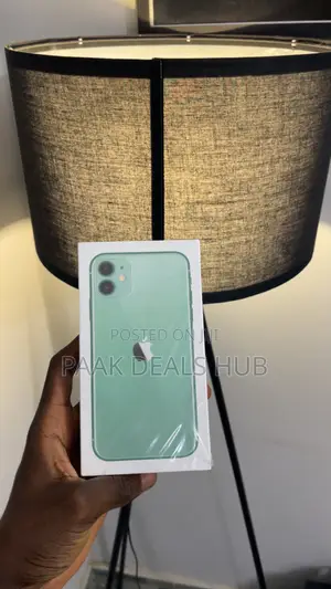 New Apple iPhone 11 64 GB Green