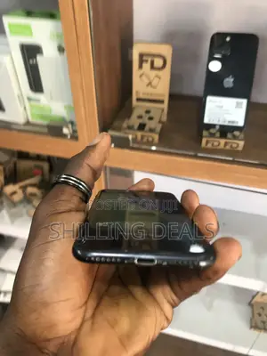 Apple iPhone SE (2022) 64 GB Black