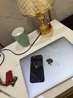 Apple iPhone SE (2020) 64 GB Black