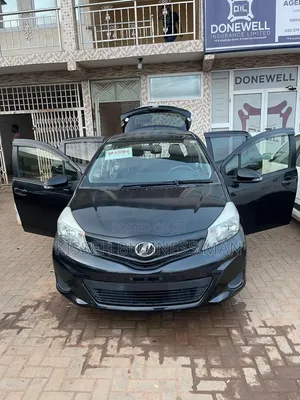 Toyota Vitz 2013 Black