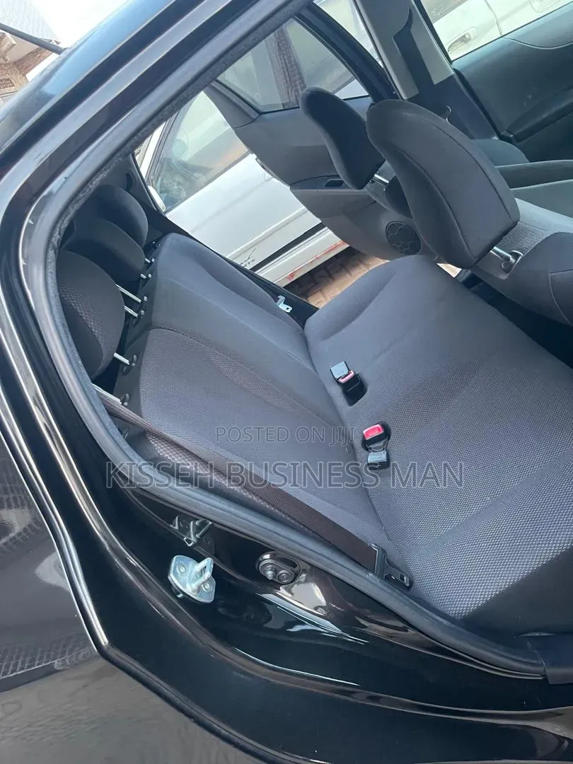 Toyota Vitz 2013 Black