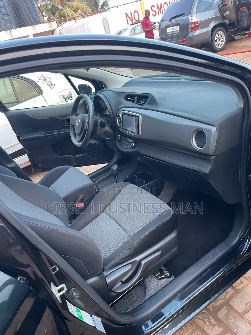 Toyota Vitz 2013 Black