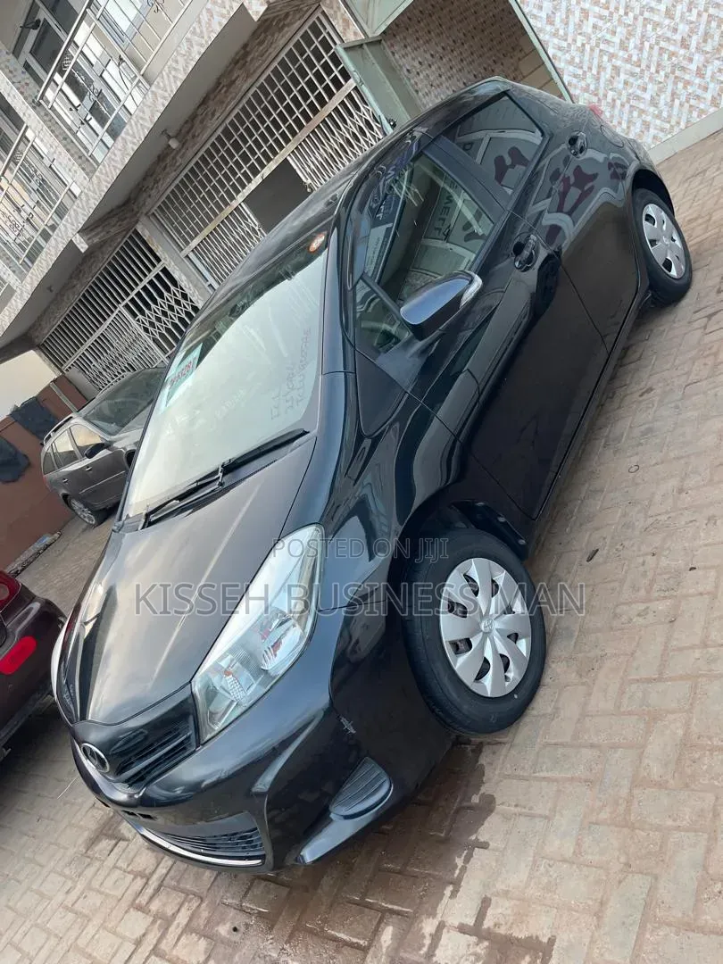 Toyota Vitz 2013 Black
