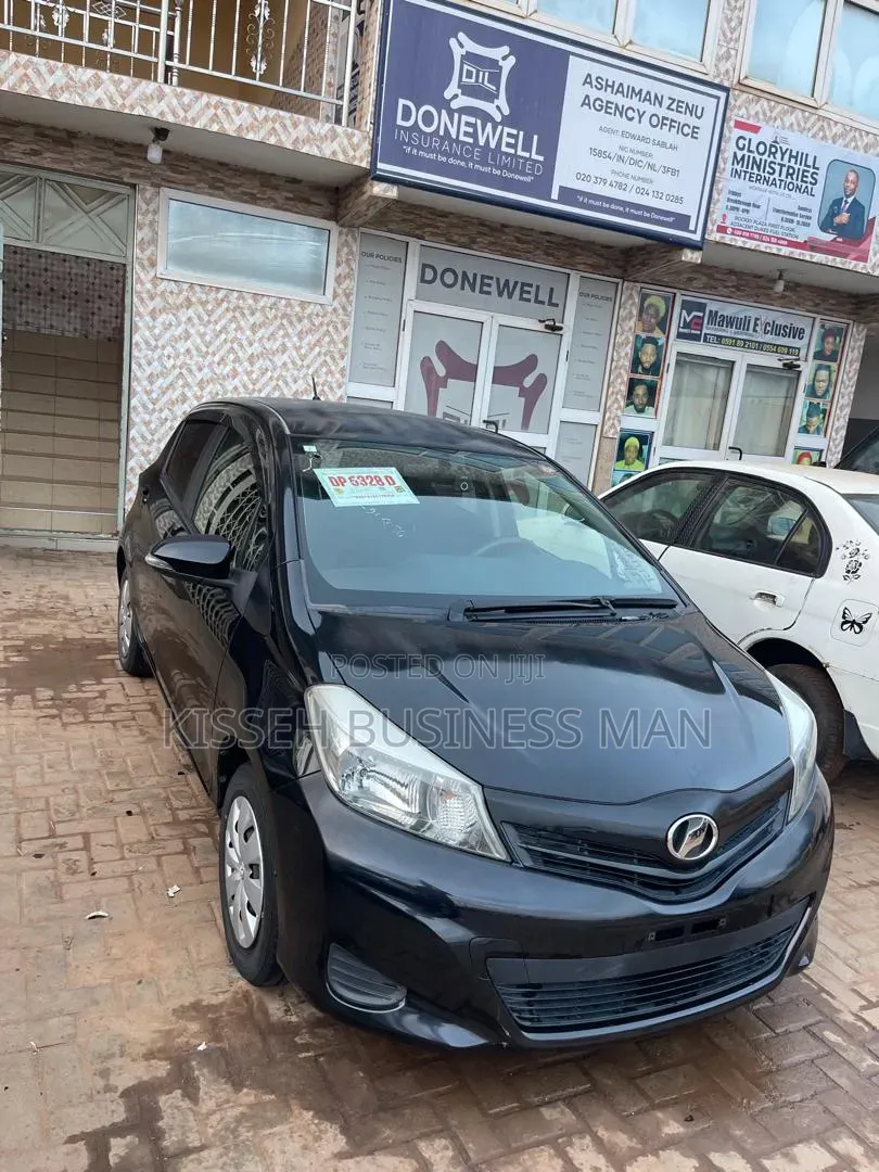 Toyota Vitz 2013 Black