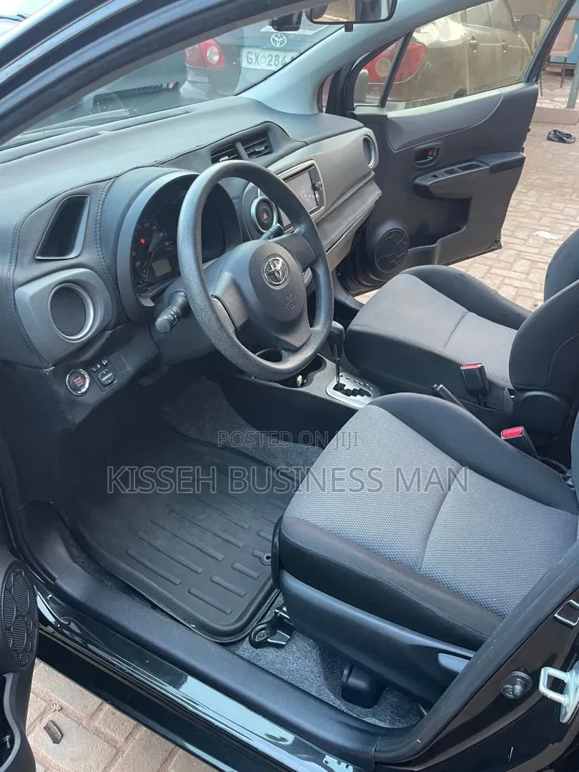 Toyota Vitz 2013 Black