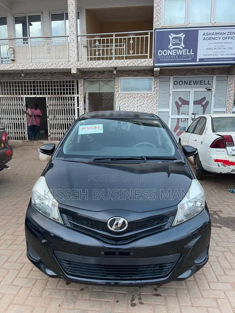 Toyota Vitz 2013 Black