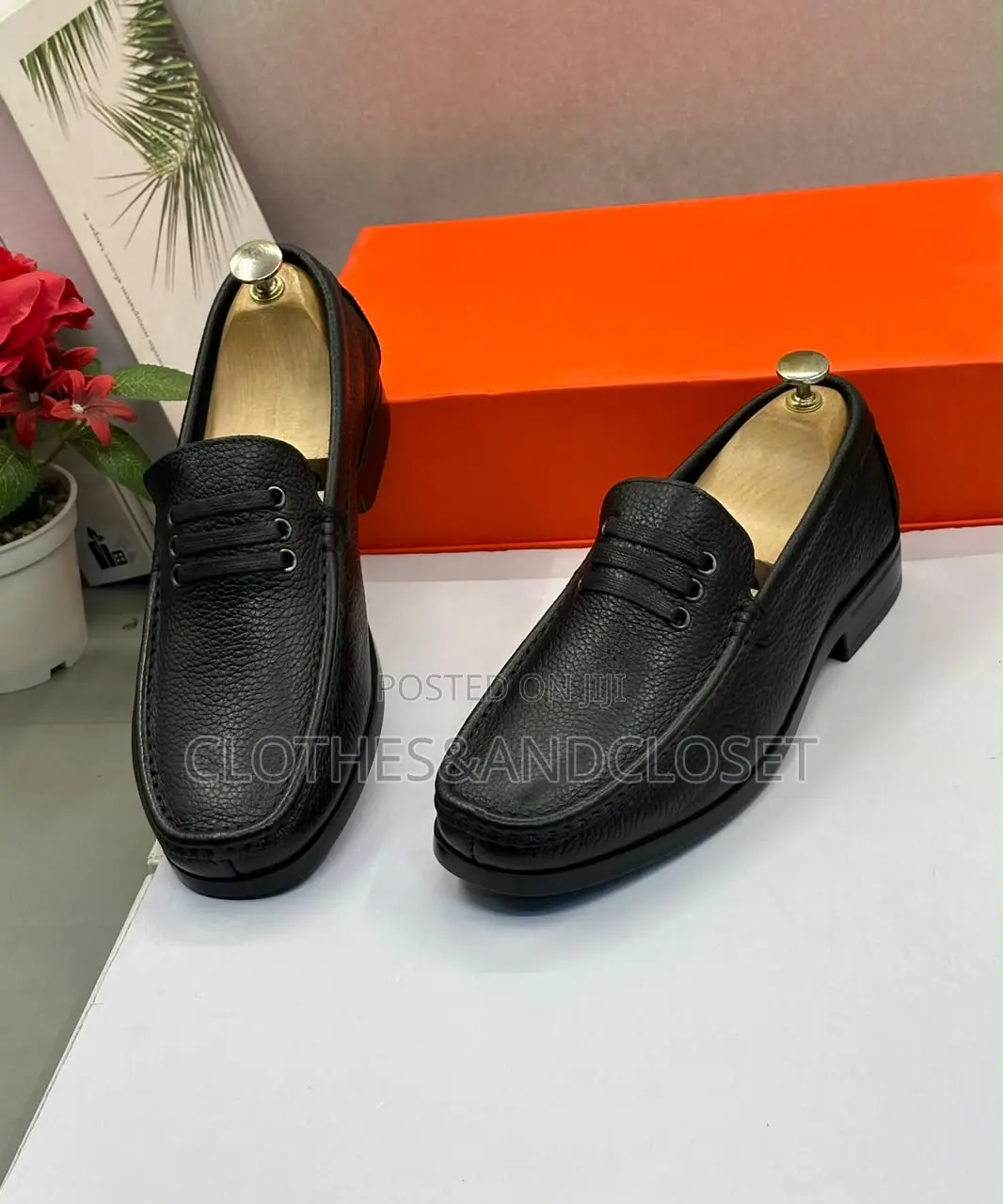 Men's Black Grained Leather Loafers