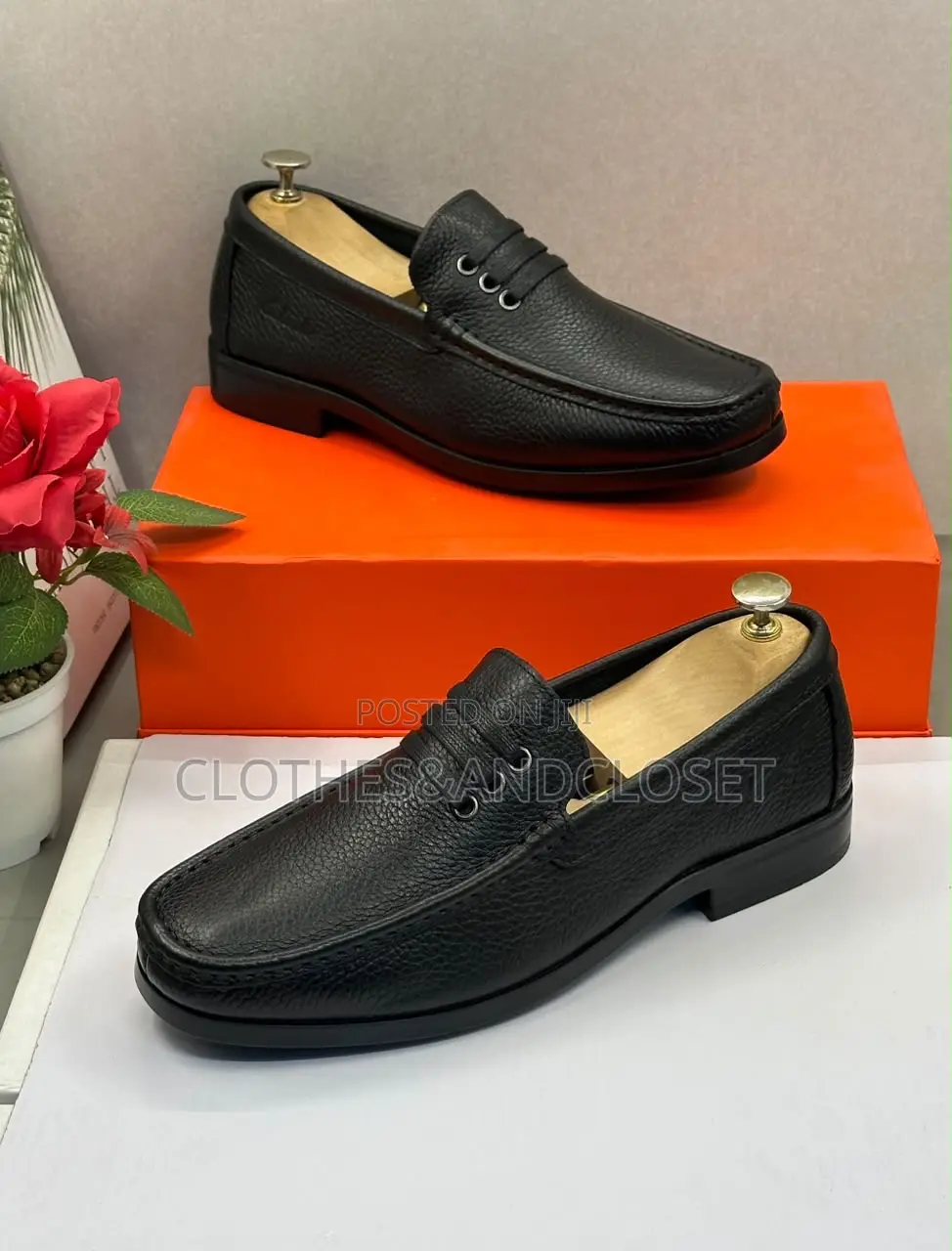 Men's Black Grained Leather Loafers