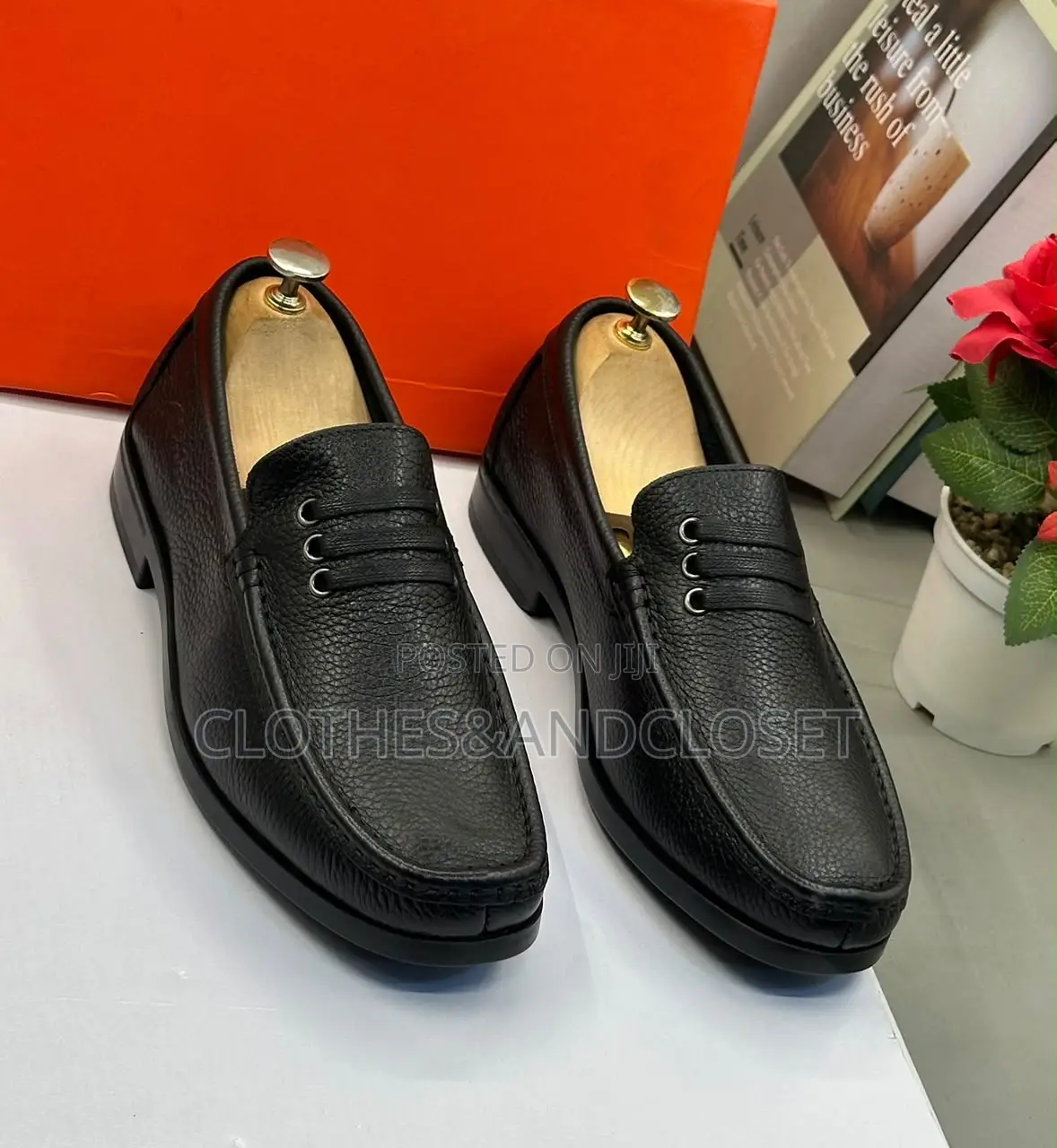 Men's Black Grained Leather Loafers