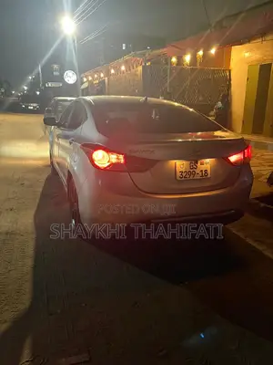 Hyundai Elantra GLS Sedan FWD (1.8L 4cyl 6A) 2013 Gray