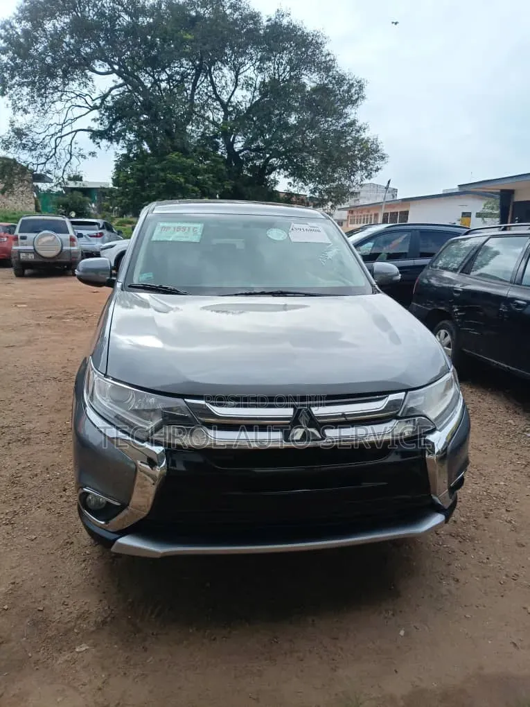 Mitsubishi Outlander 2017 Gray