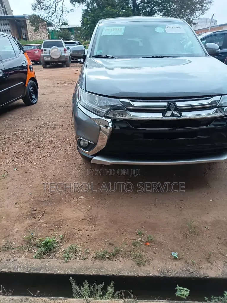 Mitsubishi Outlander 2017 Gray