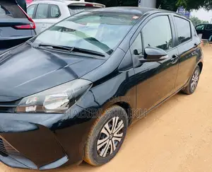 Toyota Vitz 1.3 FWD 5dr 2016 Black