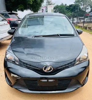 Toyota Vitz 1.3 FWD 5dr 2016 Black