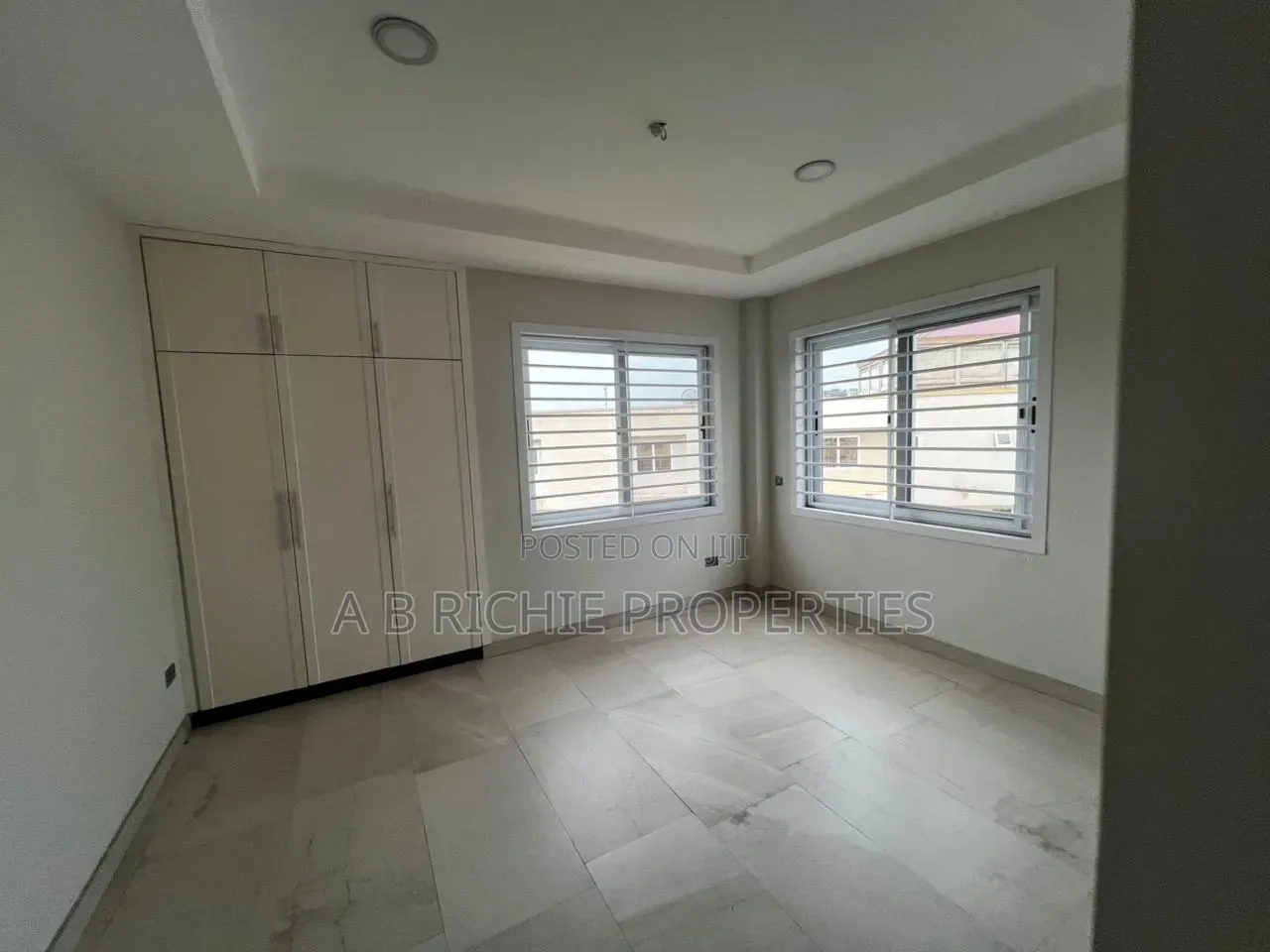 4bdrm Penthouse in Ab Richie Properties, Coffee Shop Area for sale