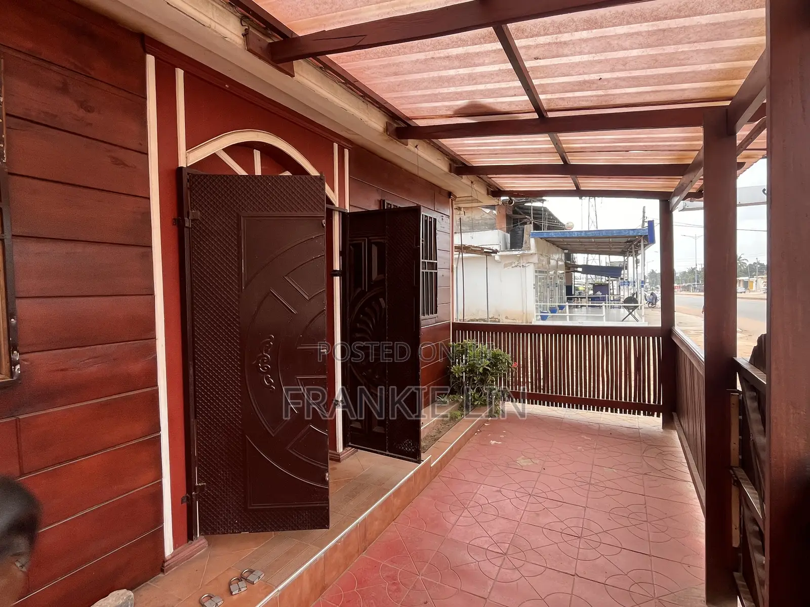 Shop Available for Rent
