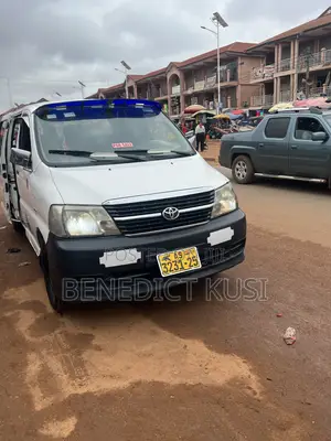 Toyota HiAce 2012 White