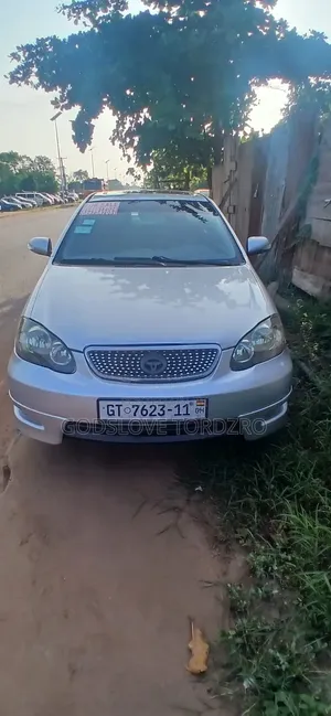Toyota Corolla Base 4dr Sedan (1.8L 4cyl 5M) 2011 Silver