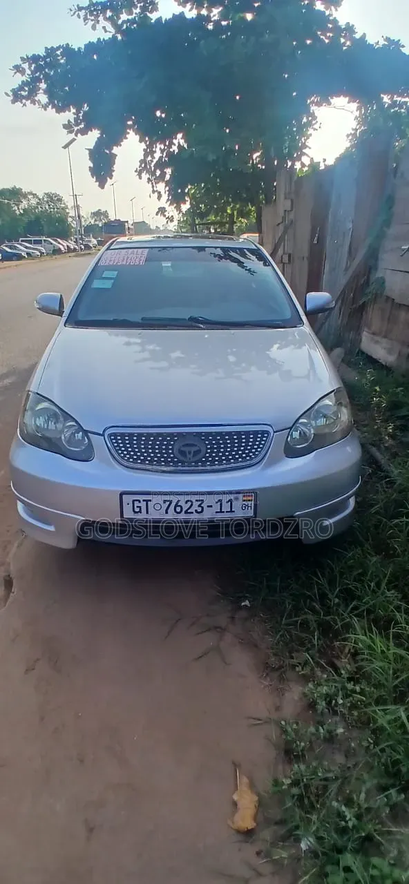 Toyota Corolla Base 4dr Sedan (1.8L 4cyl 5M) 2011 Silver