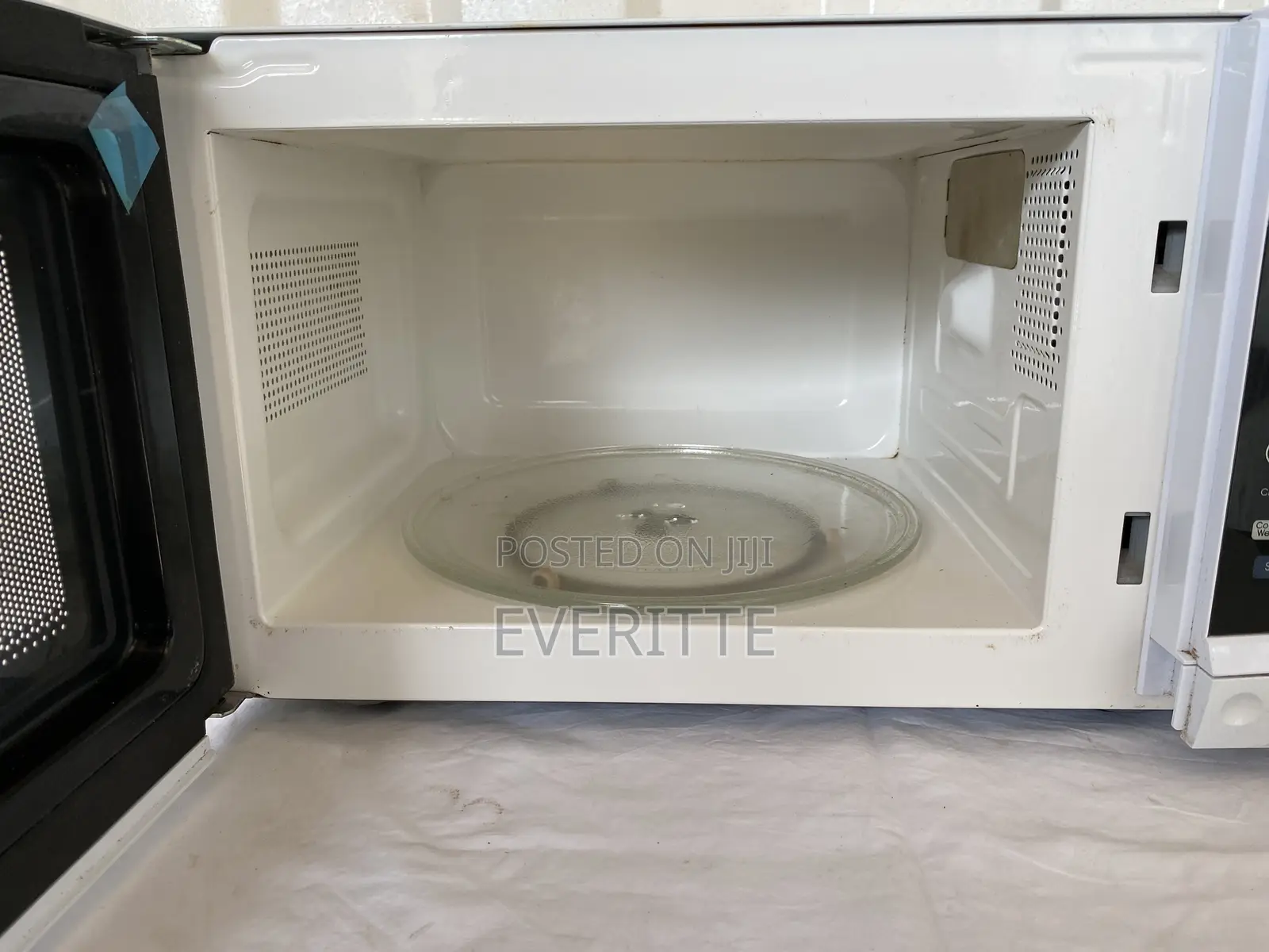 Clean Anko 20L Digital Microwave Oven