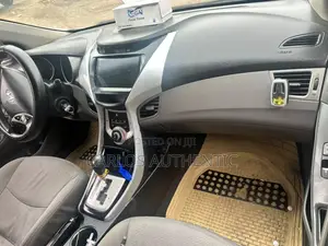 Hyundai Elantra 2013 White